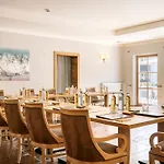 Henri Hotel 4*