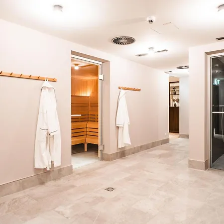Hotel Henri 4*