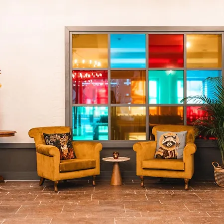 Henri Hotel