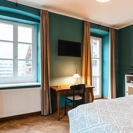 Hotel Henri 4*