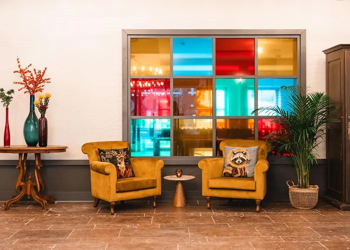 Henri Hotel