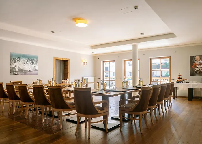 Henri Hotel